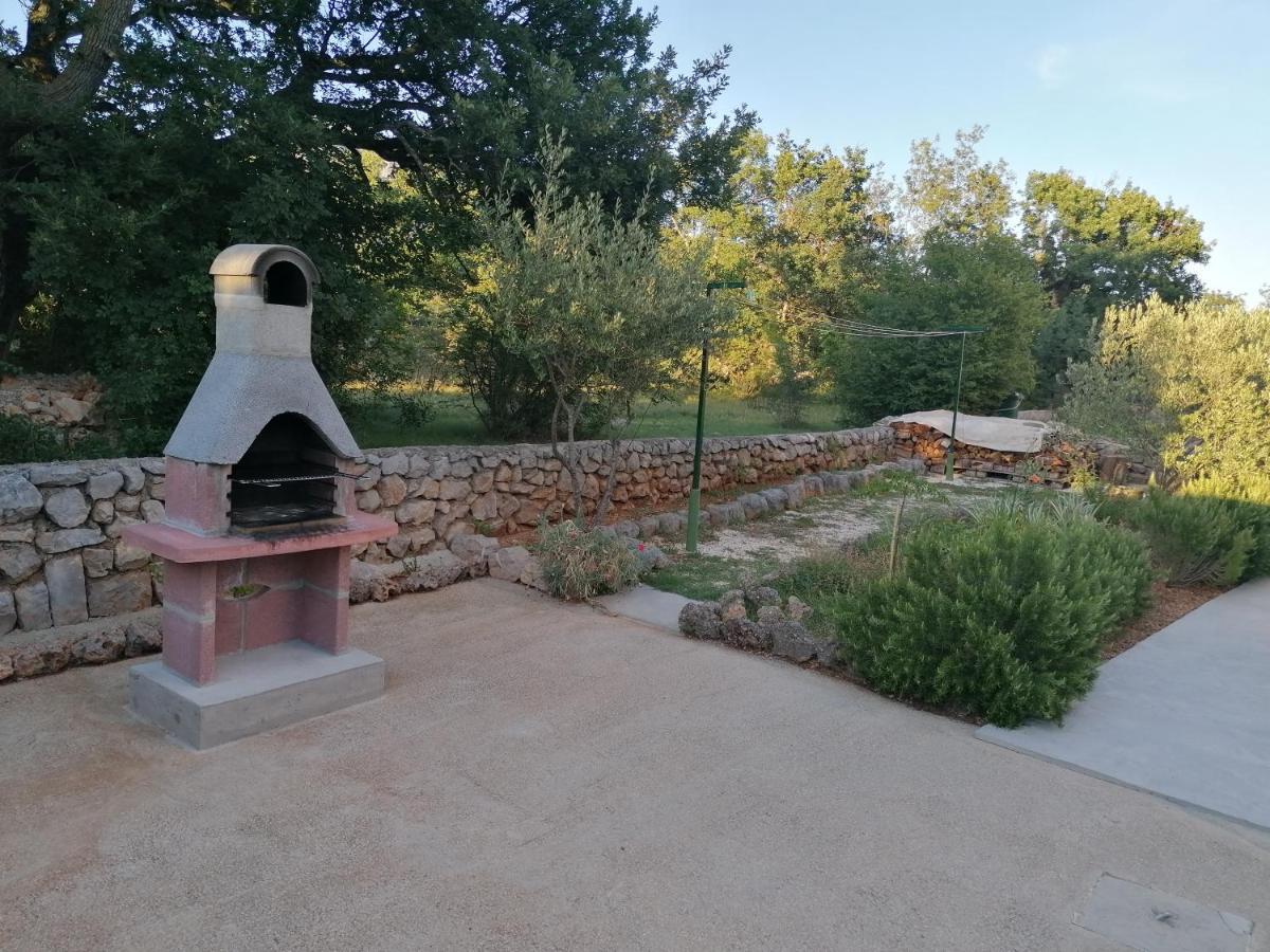 Apartments Lota Starigrad Paklenica Exterior photo